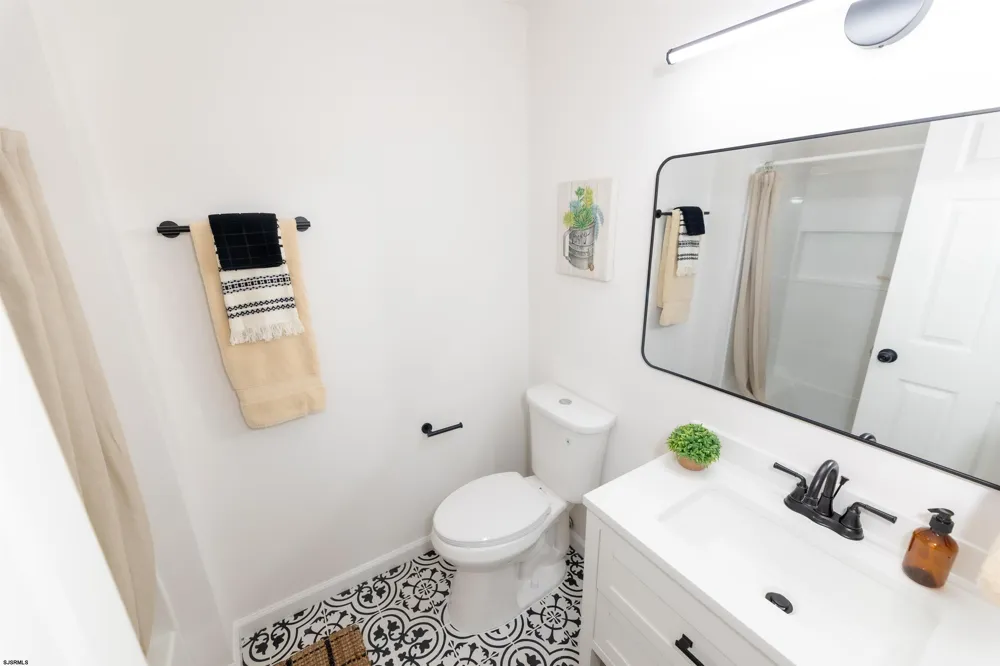 34 Trotters Ln Galloway Township, NJ 08205