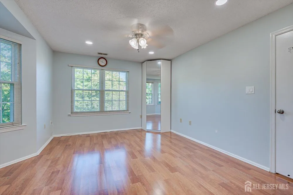 73 Goodwin Drive North Brunswick, NJ 08902