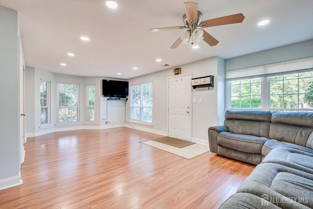 73 Goodwin Drive North Brunswick, NJ 08902