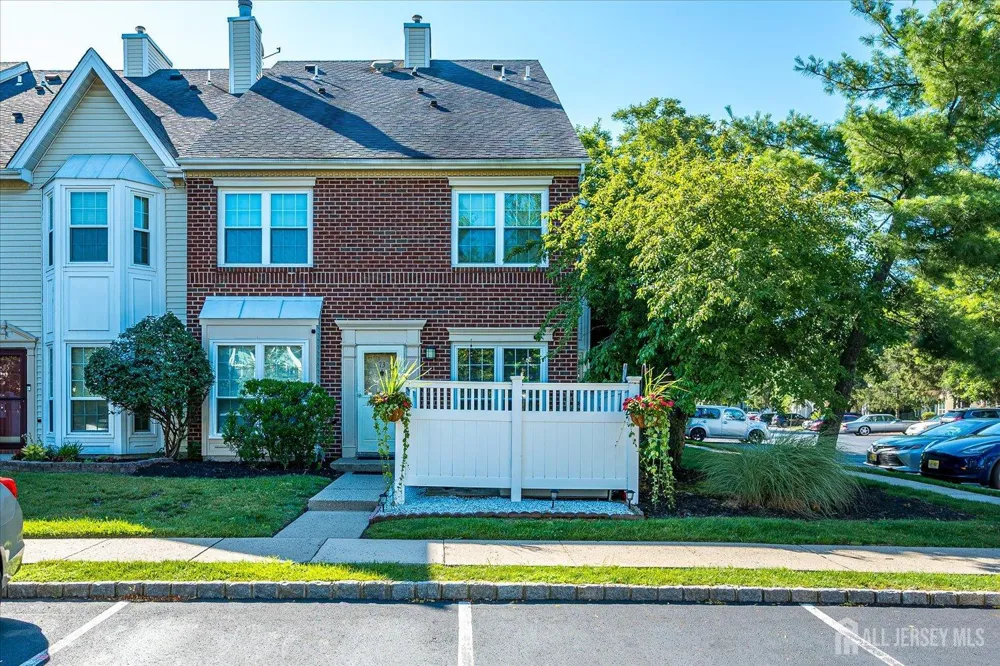 73 Goodwin Drive North Brunswick, NJ 08902