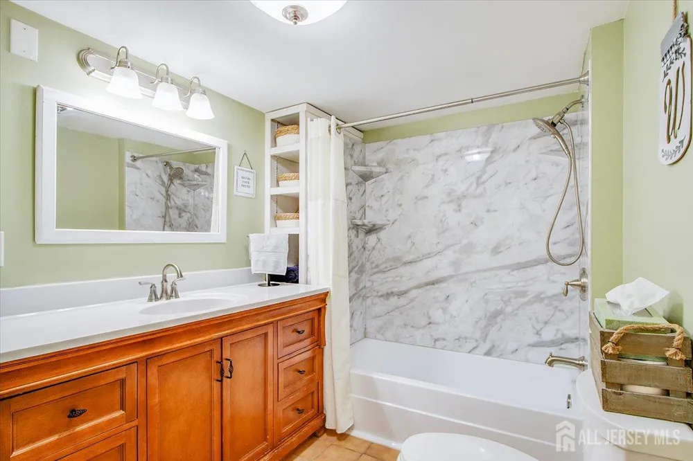 85 Othen Street Edison, NJ 08817