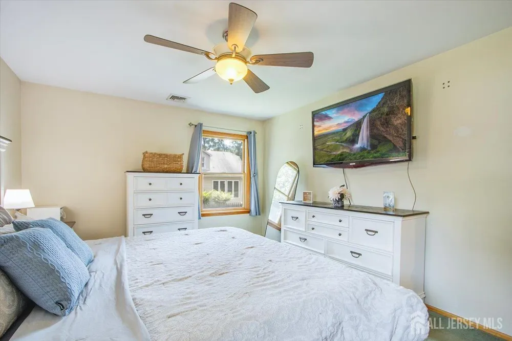 85 Othen Street Edison, NJ 08817