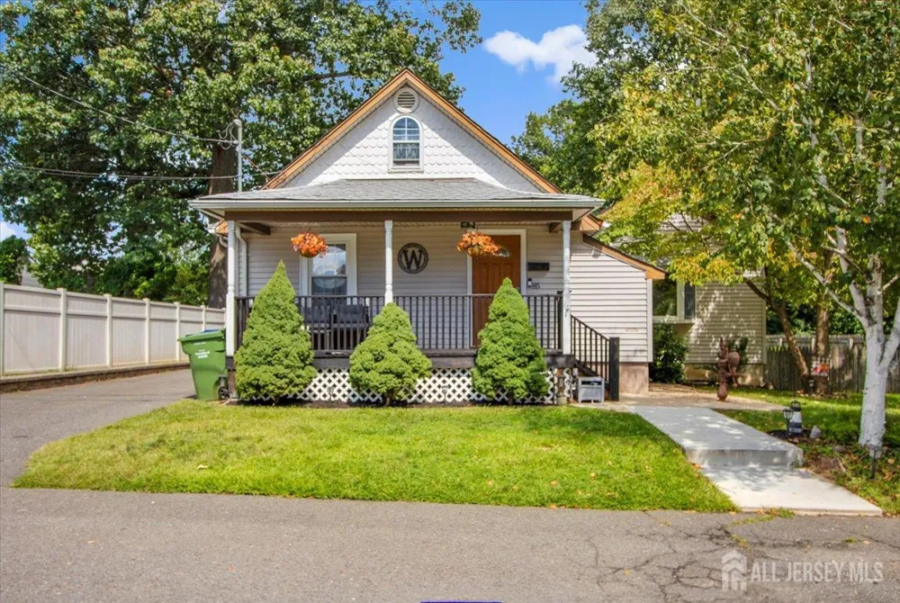 85 Othen Street Edison, NJ 08817