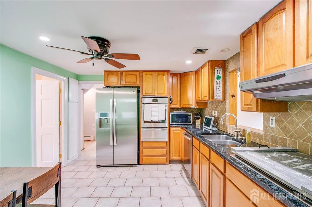 85 Othen Street Edison, NJ 08817