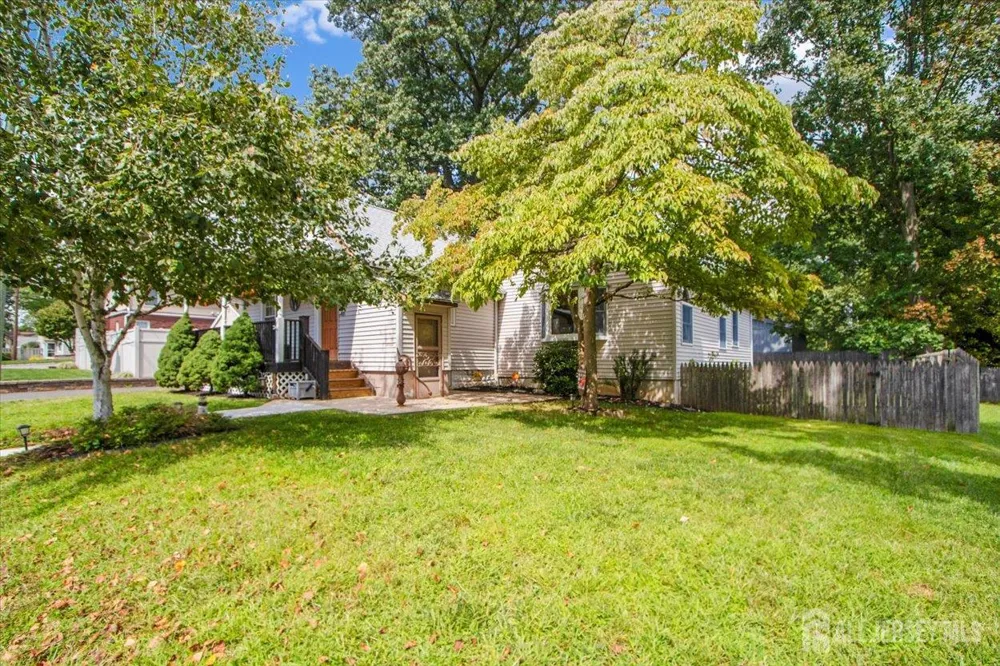 85 Othen Street Edison, NJ 08817