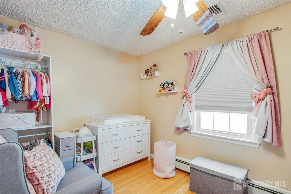 85 Othen Street Edison, NJ 08817