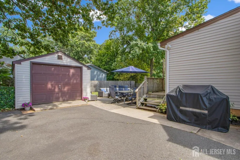 85 Othen Street Edison, NJ 08817