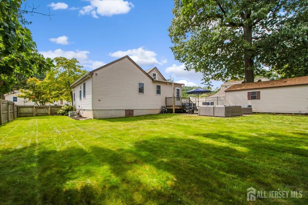 85 Othen Street Edison, NJ 08817