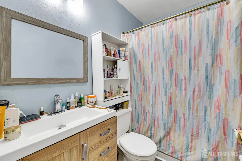 402 Holly Drive Perth Amboy, NJ 08861