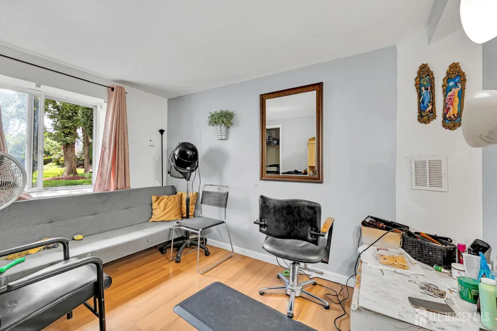 402 Holly Drive Perth Amboy, NJ 08861