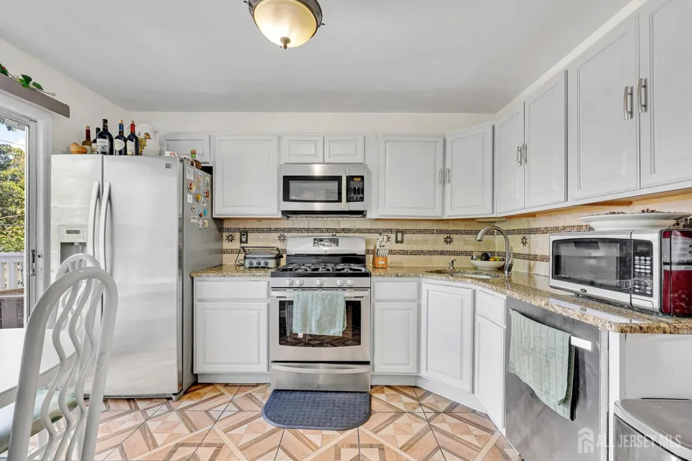 402 Holly Drive Perth Amboy, NJ 08861