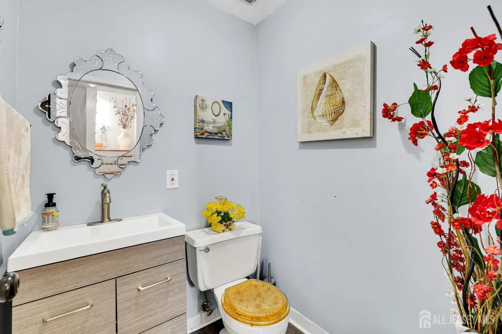 402 Holly Drive Perth Amboy, NJ 08861