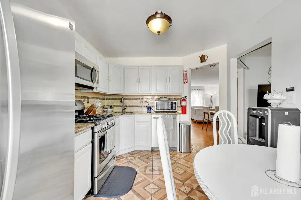 402 Holly Drive Perth Amboy, NJ 08861