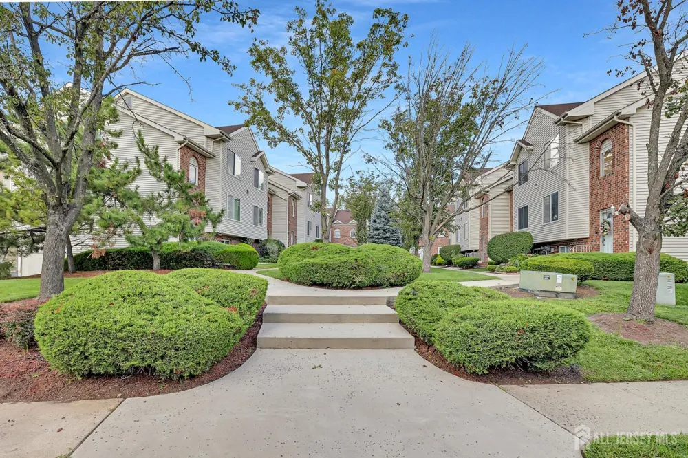 402 Holly Drive Perth Amboy, NJ 08861