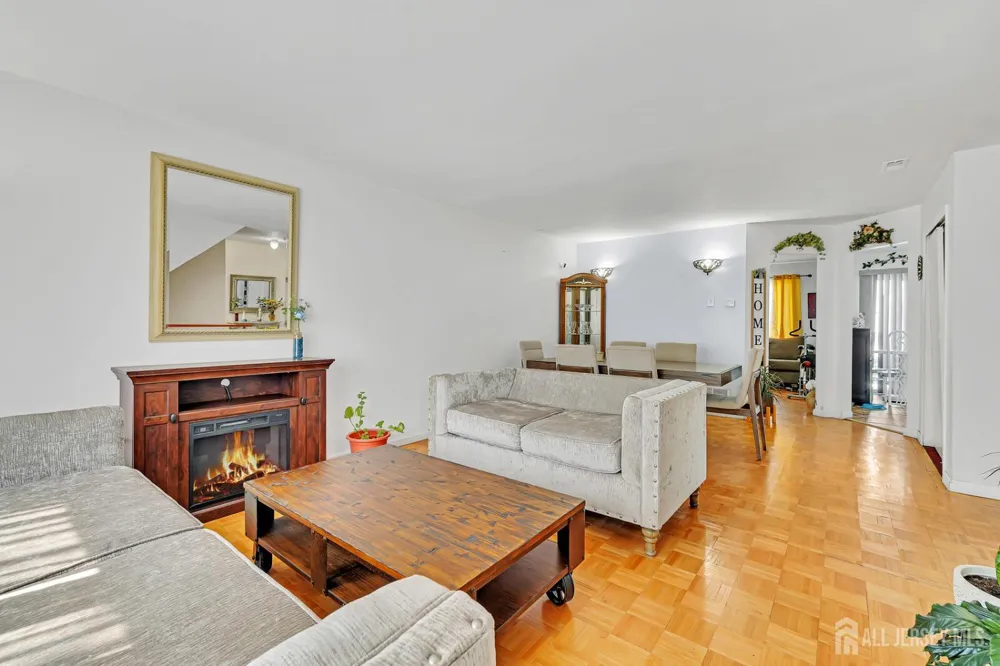 402 Holly Drive Perth Amboy, NJ 08861