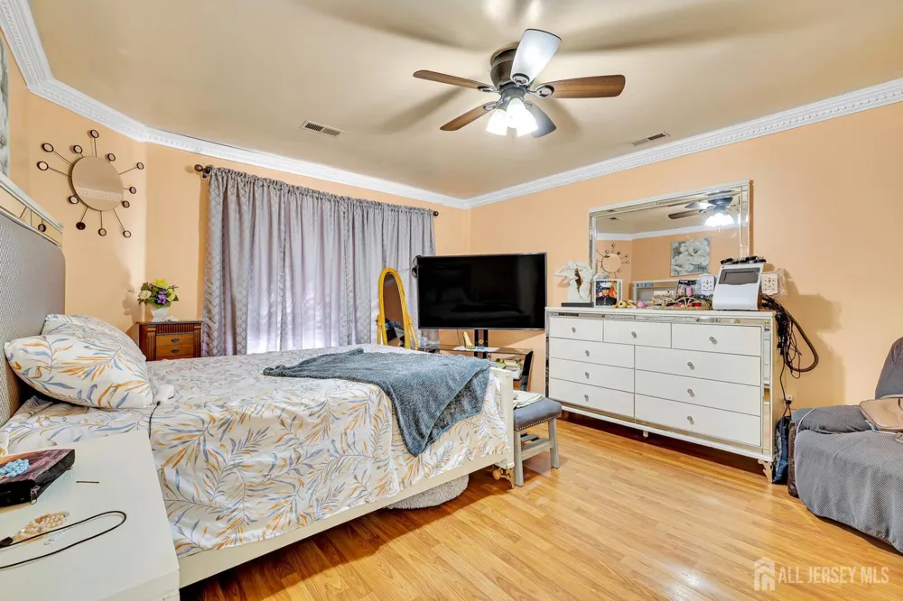 402 Holly Drive Perth Amboy, NJ 08861