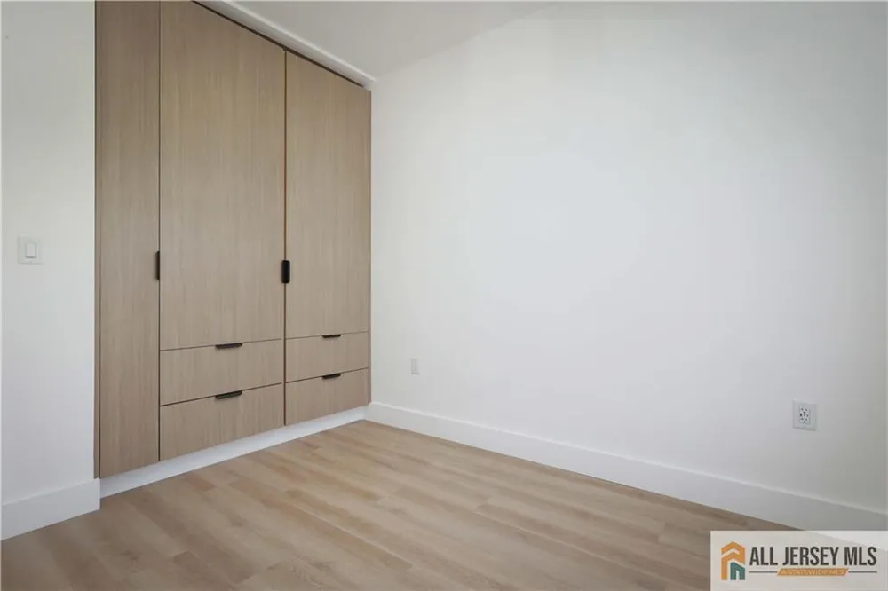 291 New York Avenue #2 Jersey City, NJ 07307