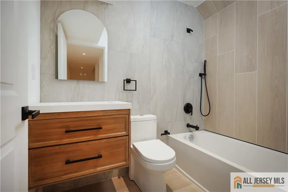 291 New York Avenue #2 Jersey City, NJ 07307