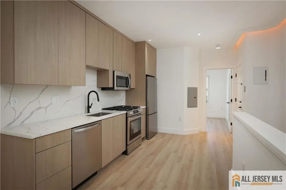 291 New York Avenue #2 Jersey City, NJ 07307