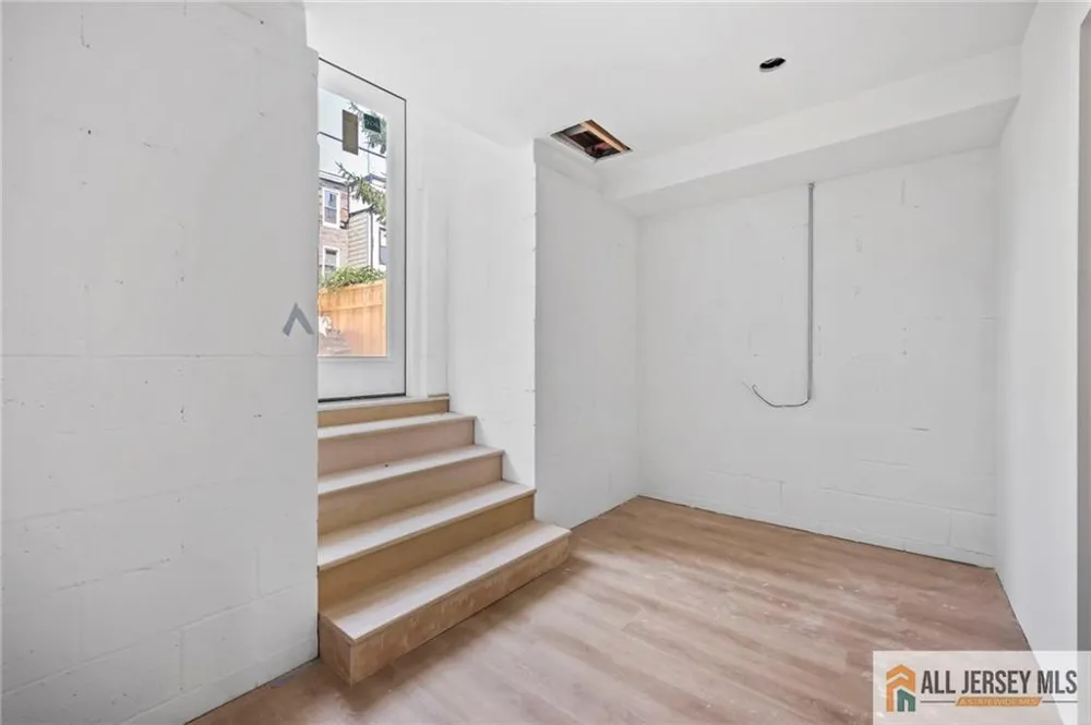 291 New York Avenue #2 Jersey City, NJ 07307