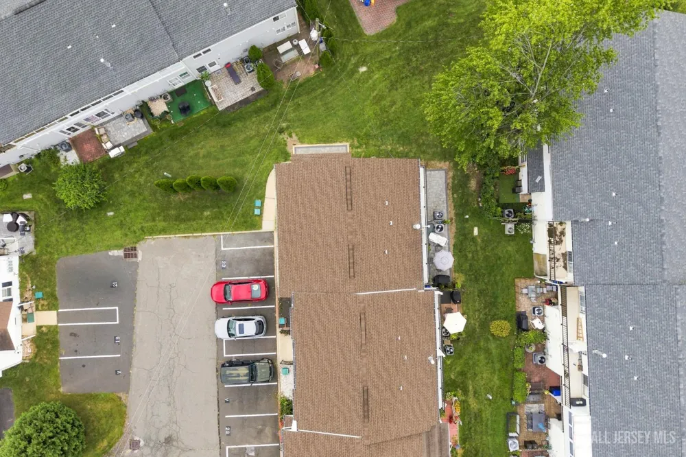 21 Iowa Court Old Bridge, NJ 07747