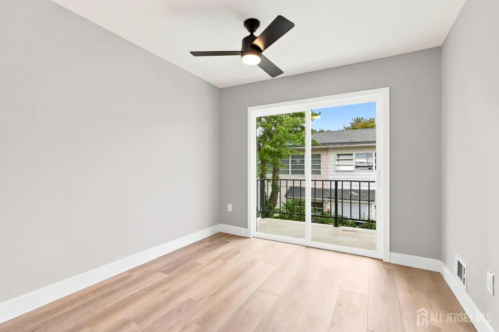 21 Iowa Court Old Bridge, NJ 07747