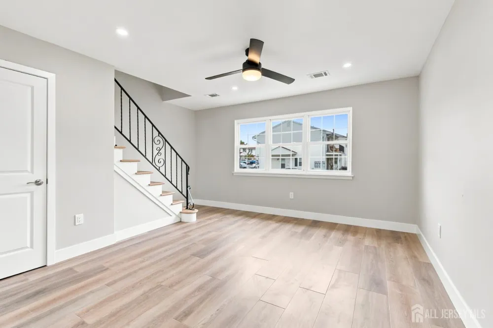 21 Iowa Court Old Bridge, NJ 07747