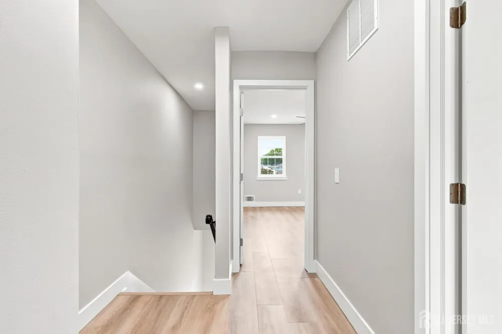 21 Iowa Court Old Bridge, NJ 07747