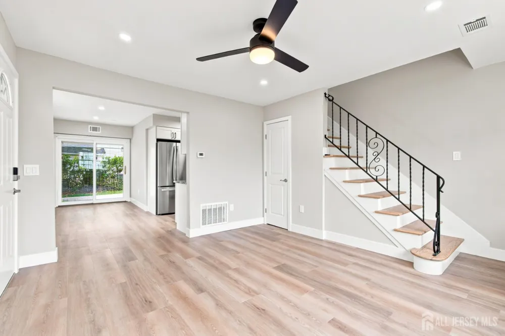 21 Iowa Court Old Bridge, NJ 07747