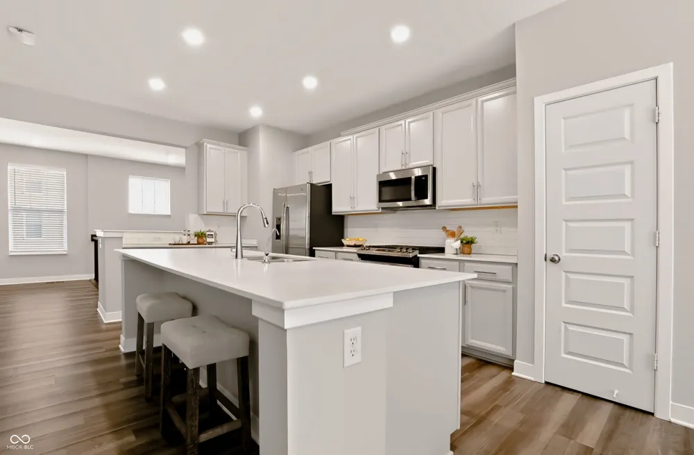933 Yorkshire Lane Zionsville, IN 46077