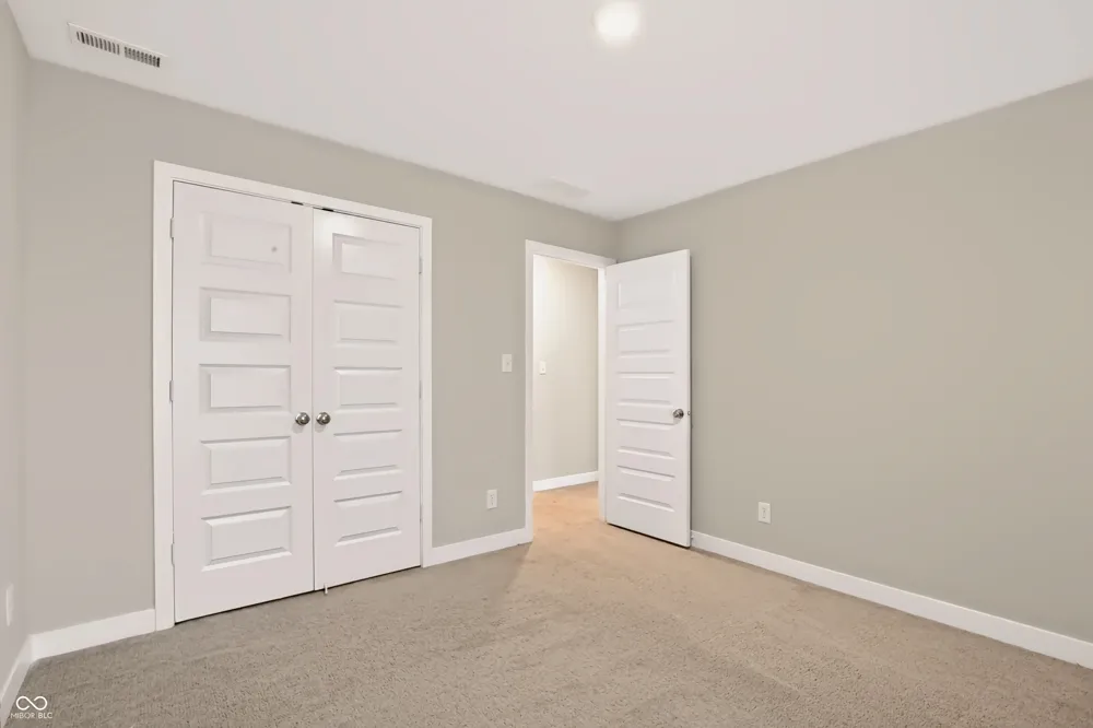 933 Yorkshire Lane Zionsville, IN 46077