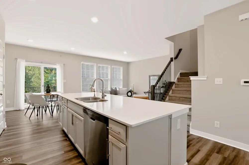 933 Yorkshire Lane Zionsville, IN 46077