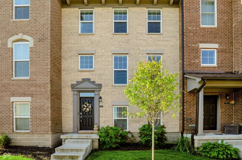 933 Yorkshire Lane