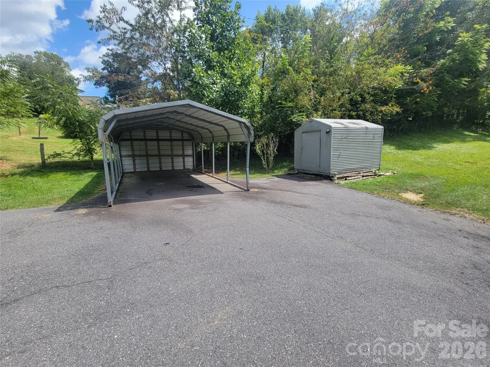 204 Kudzu Loop Waynesville, NC 28786