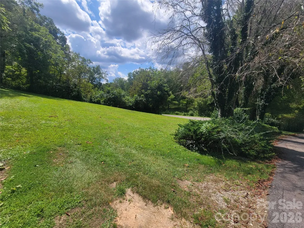 204 Kudzu Loop Waynesville, NC 28786