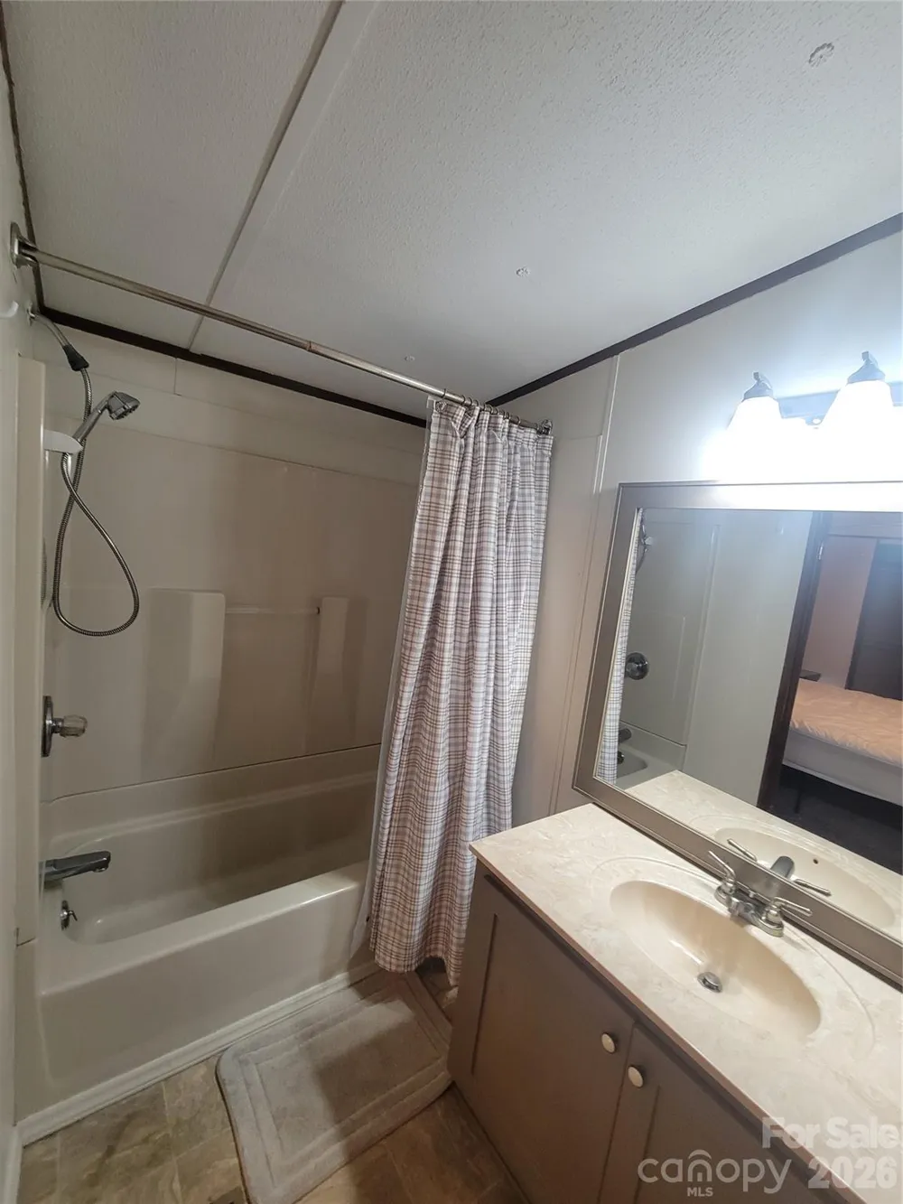 204 Kudzu Loop Waynesville, NC 28786