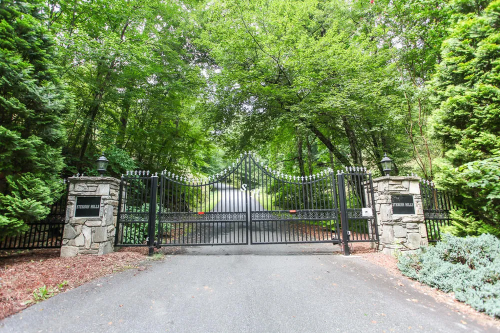 Swallowtail Ln Whittier, NC 28789