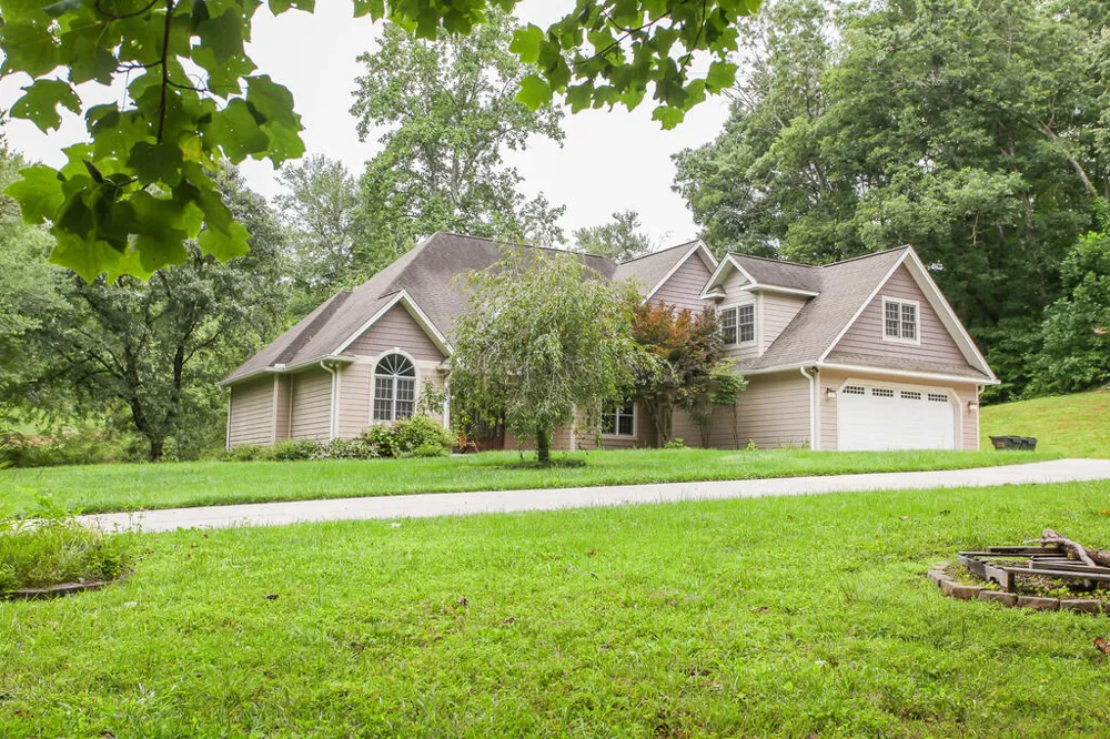 Swallowtail Ln Whittier, NC 28789