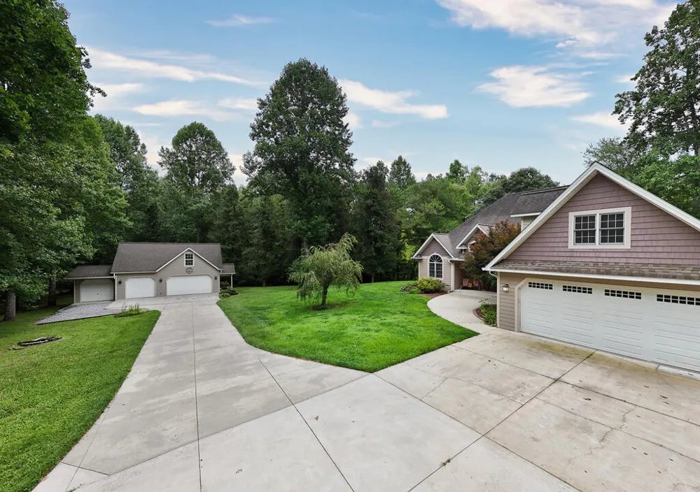 Swallowtail Ln Whittier, NC 28789