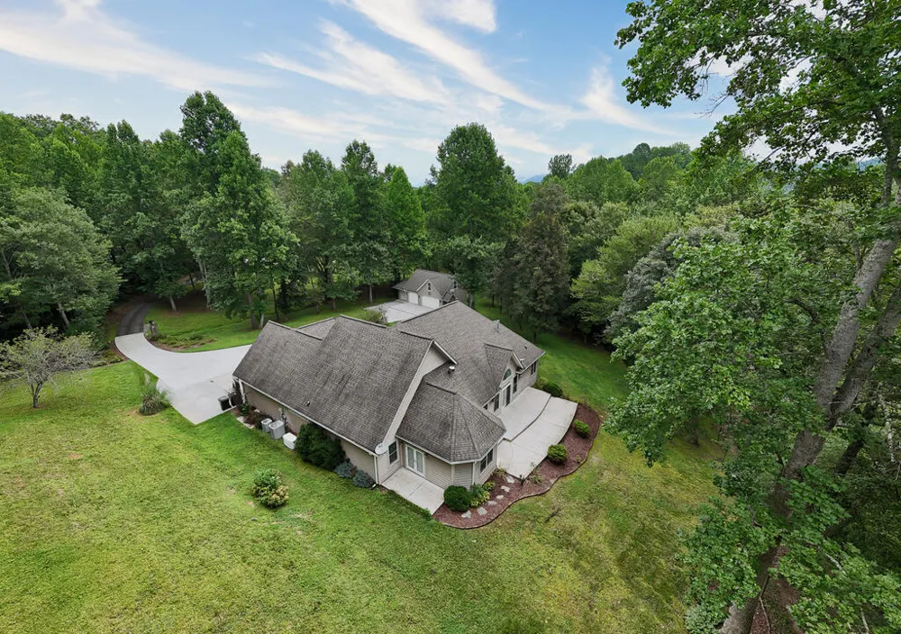Swallowtail Ln Whittier, NC 28789