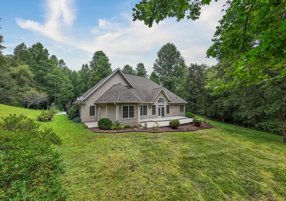 Swallowtail Ln Whittier, NC 28789