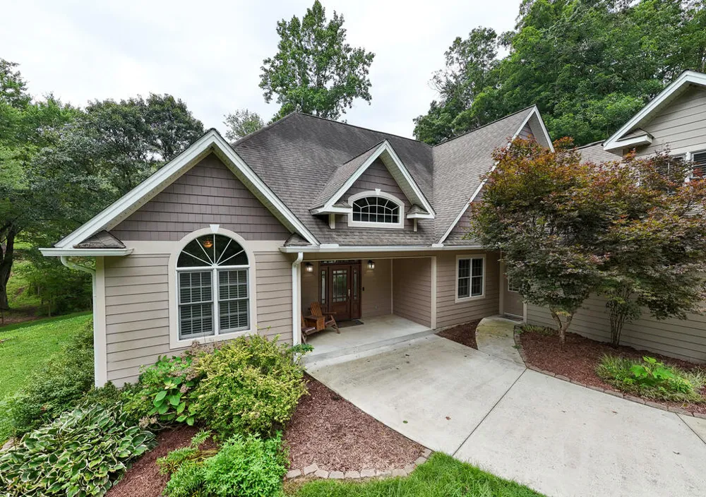 Swallowtail Ln Whittier, NC 28789