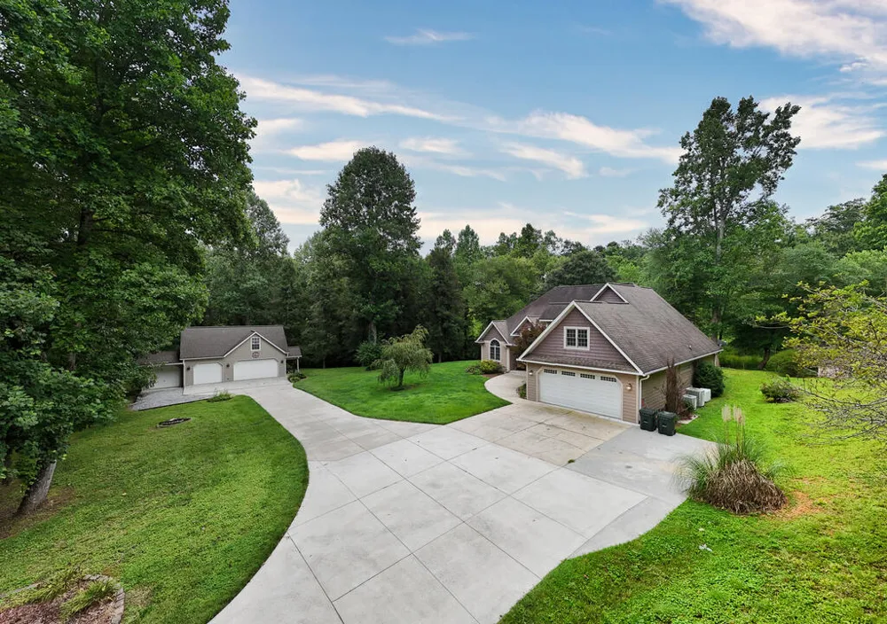 Swallowtail Ln Whittier, NC 28789