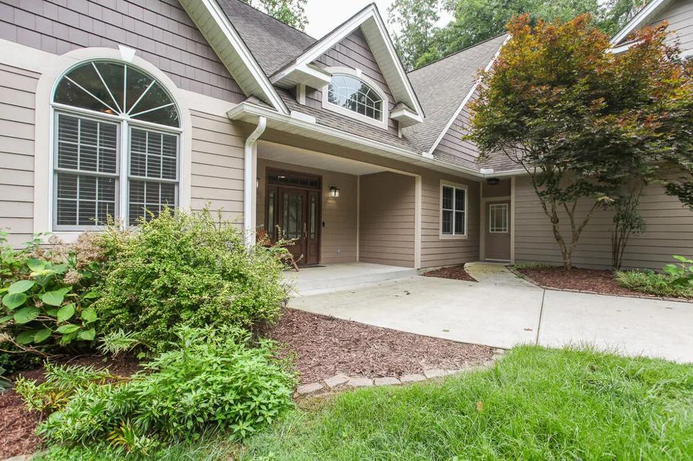 Swallowtail Ln Whittier, NC 28789