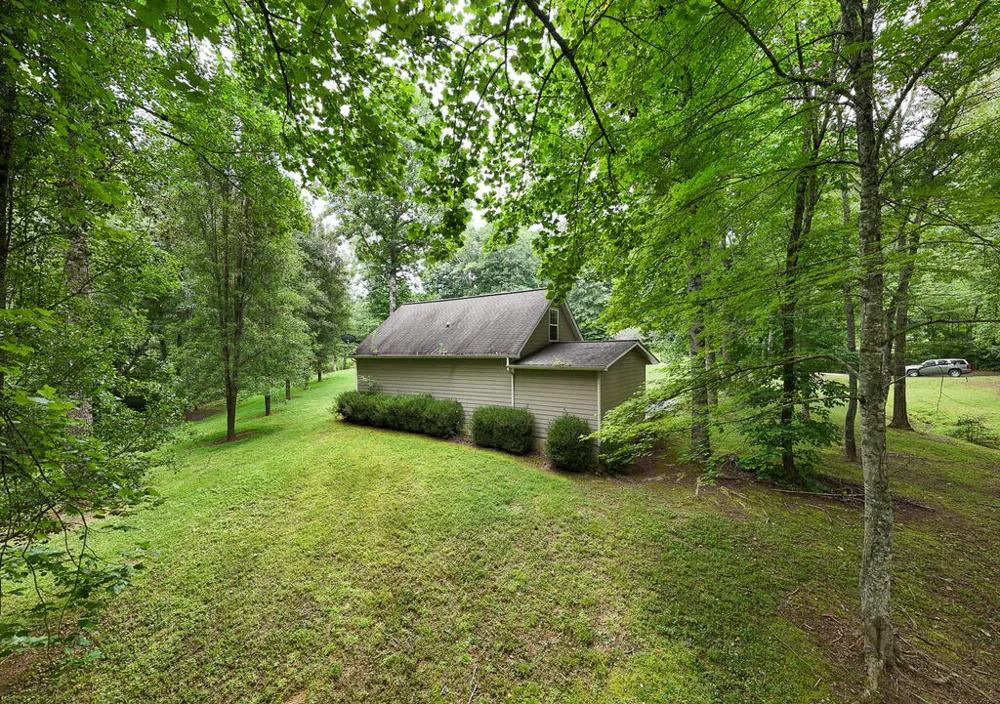 Swallowtail Ln Whittier, NC 28789