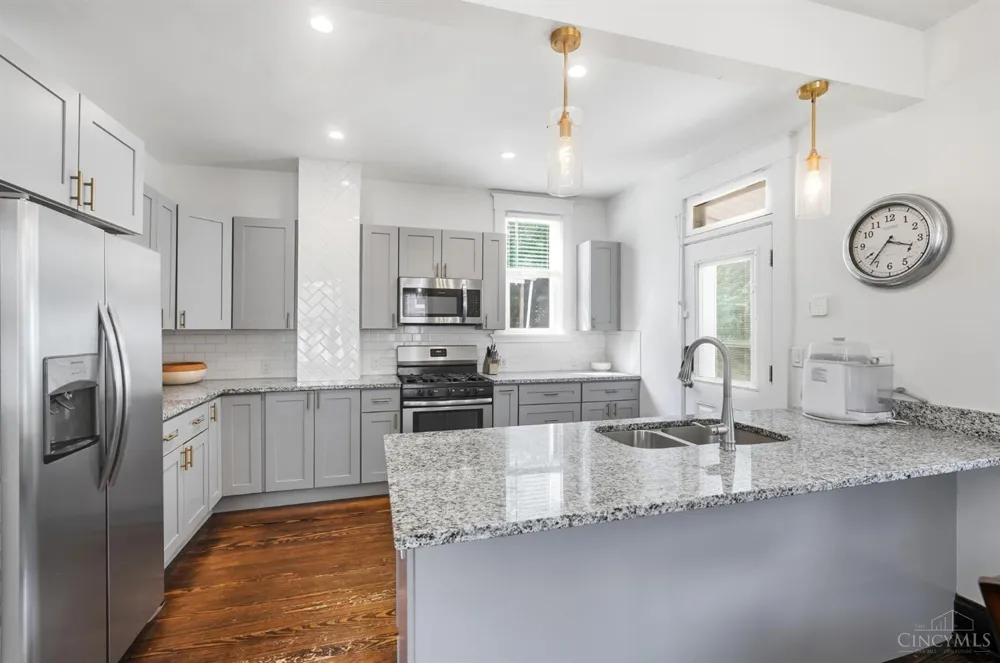 6116 Bramble Avenue Cincinnati, OH 45227