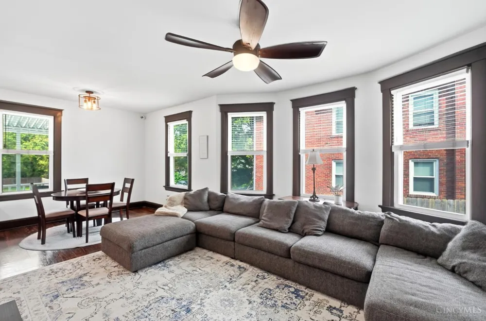 6116 Bramble Avenue Cincinnati, OH 45227