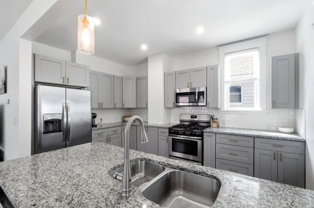 6116 Bramble Avenue Cincinnati, OH 45227