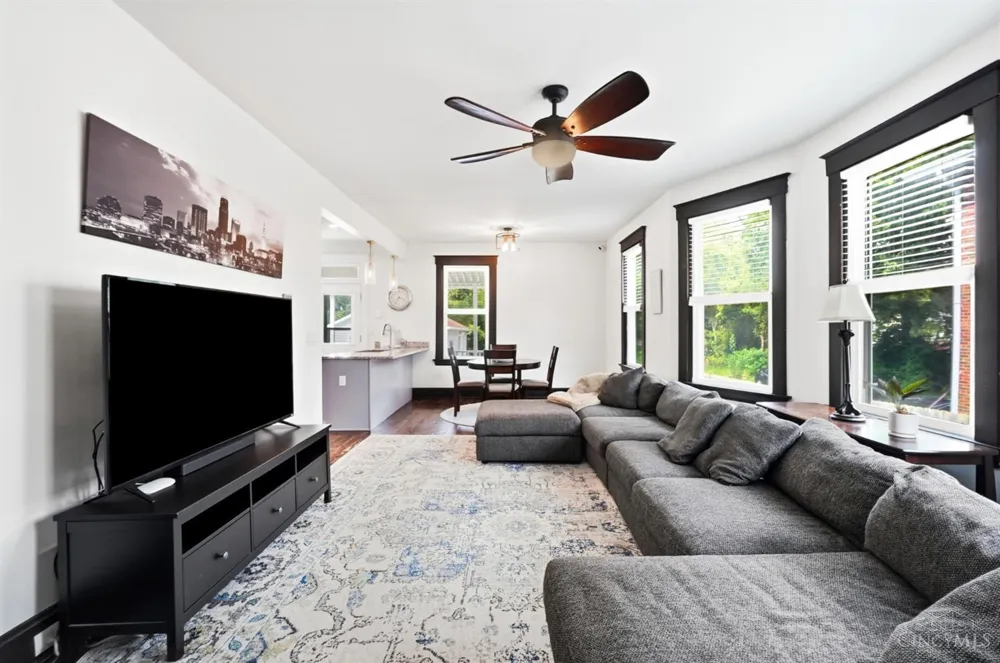 6116 Bramble Avenue Cincinnati, OH 45227