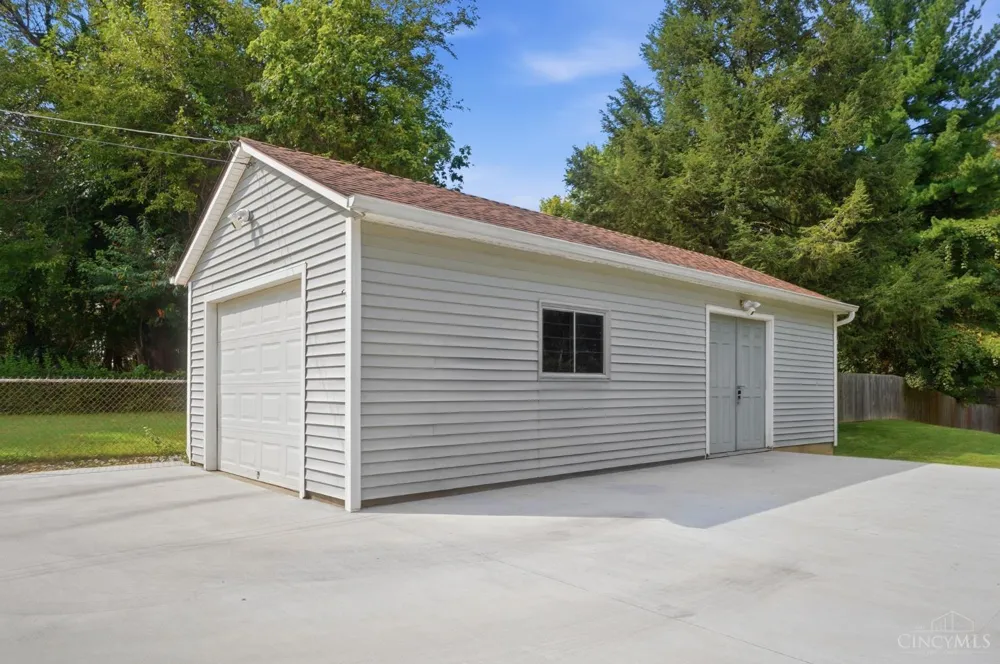 6116 Bramble Avenue Cincinnati, OH 45227